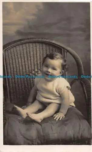 R108047 Alte Postkarte. Baby. Jerome