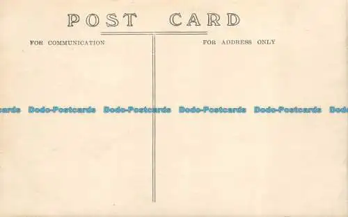 R120273 alte Postkarte. Am Bahnhof