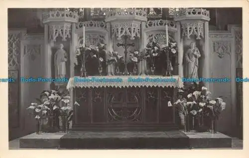 R127548 Alte Postkarte. Kirchenaltar