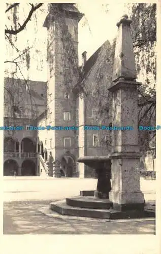 R129329 Alte Postkarte. Schloss und Denkmal