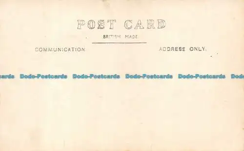 R128625 Alte Postkarte. Junge