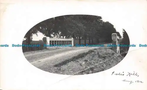 R127564 Alte Postkarte. Straße und Brücke