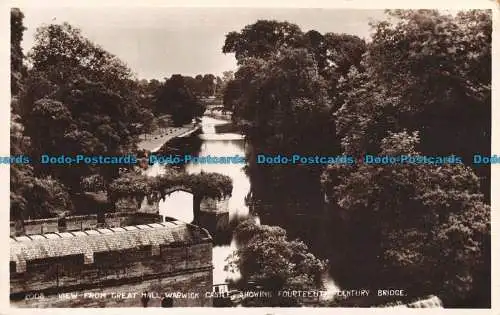 R131639 Blick von der Großen Halle. Warwick Castle mit Brücke aus dem 14. Jahrhundert.