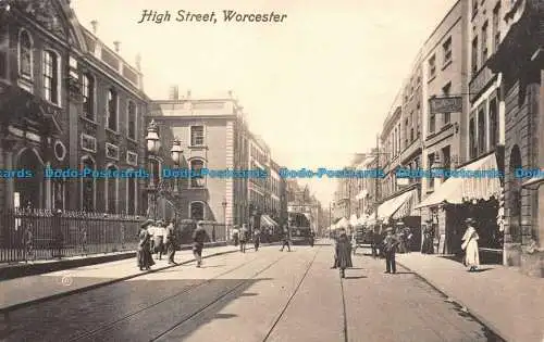 R131743 High Street. Worcester. Valentinstag