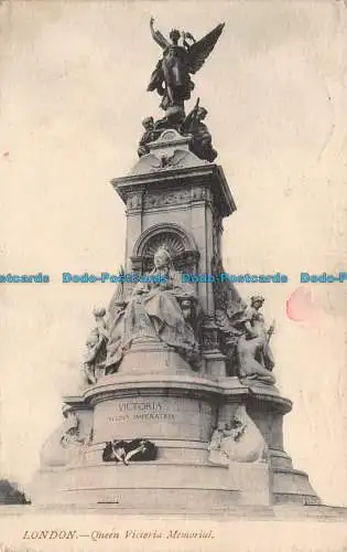 R131904 London. Queen Victoria Memorial. Beagles. 1919