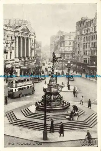 R627030 London. Eros. Piccadilly Circus. D.F. und S