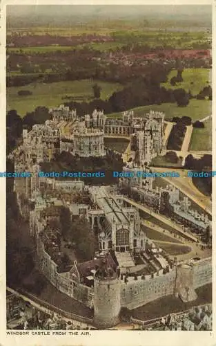 R626532 Windsor Castle aus der Luft. M. und L. 1949