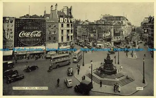 R627592 London. Piccadilly Circus. J. Lachs