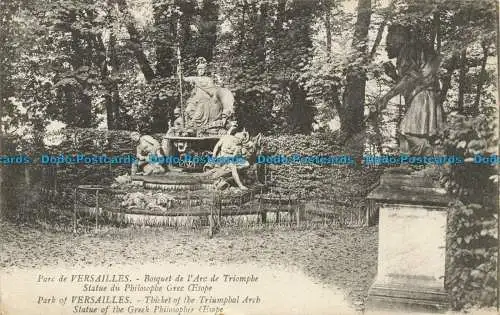 R629190 Park von Versailles. Dickicht des Triumphbogens. Statue des griechischen P