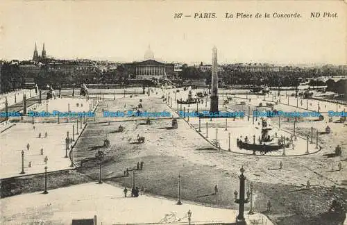 R629972 Paris. Der Place de la Concorde. ND. Foto