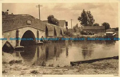 R630986 Die Broads. Potter Heigham. Die Brücke. Photochrom