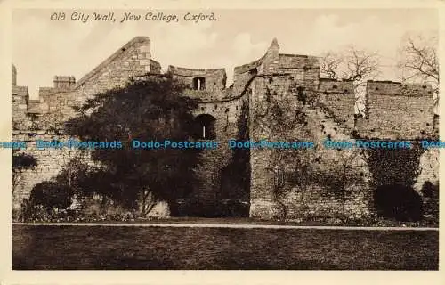 R631172 Oxford. Alte Stadtmauer. Neues College. Oxford Times