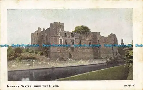 R631909 Newark Castle vom Fluss. Die arcadian Serie