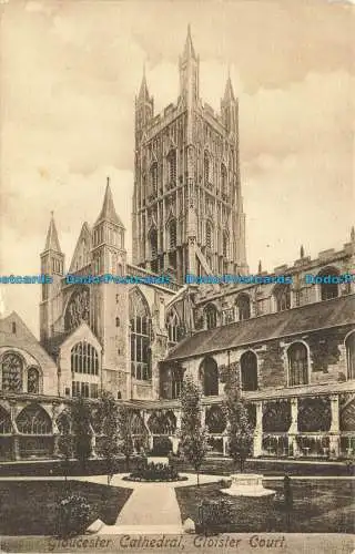 R634490 Gloucester Cathedral. Klosterhof. F. Frith. Nein. 28073