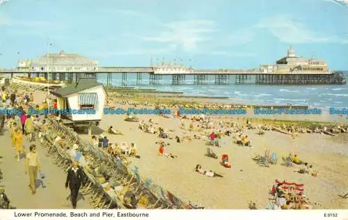 R133165 untere Promenade. Strand und Pier. Eastbourne. Dennis. 1978