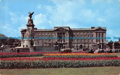 R133300 Buckingham Palace. London. Das Queen Victoria Memorial im Foreg