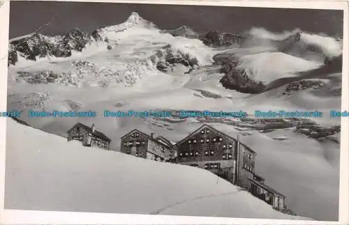 R134038 Kursingerhütte mit Grosvenediger der Sekt. Salzburg der Osterr. Alpenver