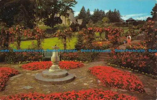 R133035 Ein attraktives Merkmal der Brodick Castle Gardens. Isle of Arran. 1973