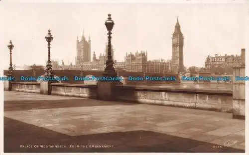 R137375 Palace of Westminster vom Damm. Walter Scott. RP