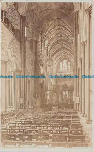 R137394 Das Schiff. Kathedrale von Salisbury. 1910