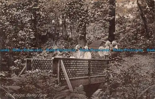 R136975 Die Brücke. Batley Park. H.G. Glen. Leeds der Glenco-Serie. 1913