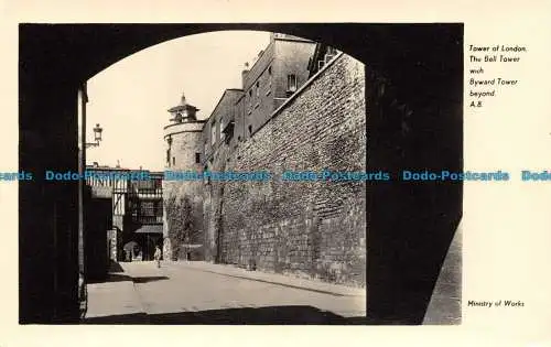 R137824 Tower of London. Der Glockenturm mit Byward Tower dahinter. A. 8. Ministerium