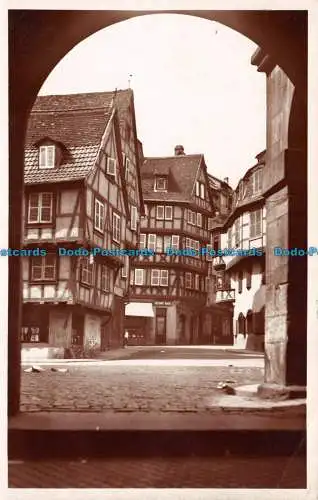 R138644 Le Vieux Colmar. Die Zolllanzettenpassage. J. Arnold