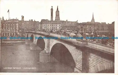 R138815 London Bridge and Monument