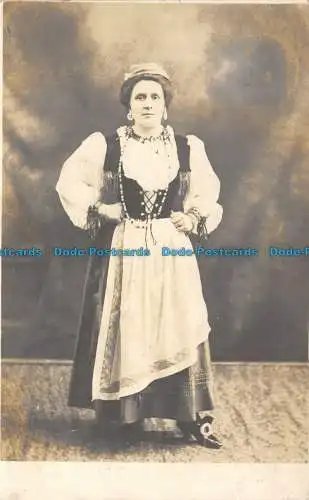 R139473 Frau. Alte Fotografie. Postkarte. 1905