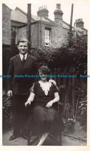 R140202 Frau und Mann. Alte Fotografie. Postkarte