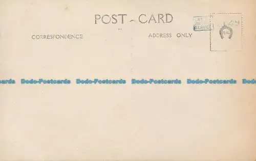 R139299 alte Postkarte. Eine Frau