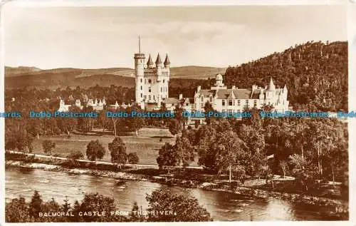 R141846 Balmoral Castle vom Fluss. Valentinstag. RP. 1956