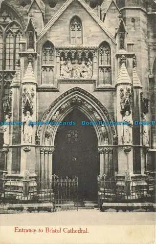 R642242 Eingang zur Kathedrale von Bristol. Senioren