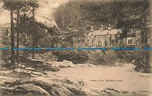 R644450 Bettws und Coed. Brücke und Paar. Parry Serie