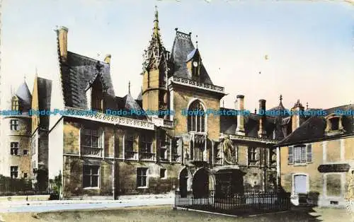 R645140 Bourges. Teuer. Palais Jacques Coeur. Die Fassade. Makrele. RP