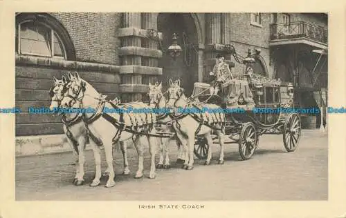 R645171 Buckingham Palace. Die Royal Mews. Irish State Coach. Tuck