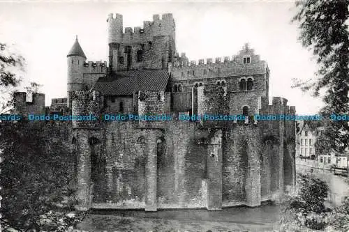 R645236 Gent. Graf Schloss. Von der Rue de la Monnaie aus gesehen. 1180. Roger Gilli