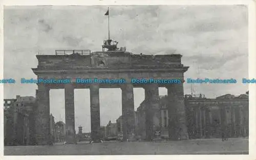 R645249 Berlin. Brandenburger Tor. Hub der vier besetzten Sektoren