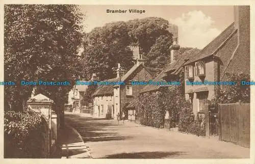 R644024 Bramber Village. Postkarte