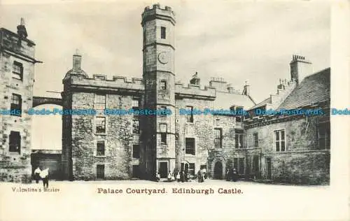 R645420 Edinburgh Castle. Palasthof. Valentinstagsserie