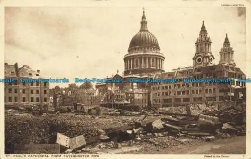 R645452 St. Paul Cathedral aus der Paternoster Row. London unter Beschuss. Bestanden von th