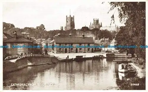 R644919 Ely. Kathedrale vom Fluss. Valentinstag. Foto braun