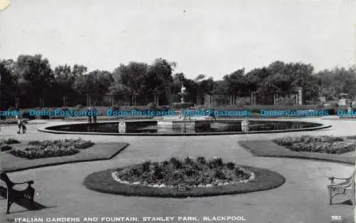 R646464 Blackpool. Stanley Park. Italienische Gärten und Brunnen. 1963