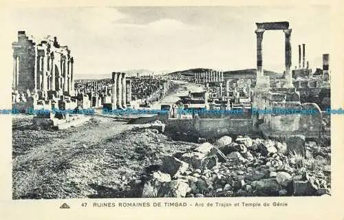 R647445 Römische Ruinen von Timgad. Trajansbogen und Tempel des Genies. C.A.P