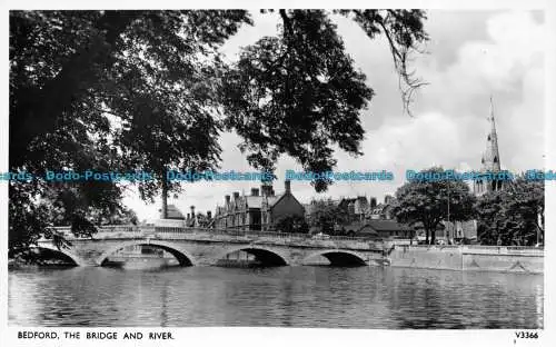 R144237 Bedford. Brücke und Fluss. Photochrom. Nr. V3366