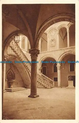 R145827 Dubrovnik. U Knezevom sada Kraljevskom Dvoru