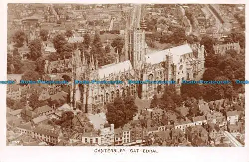 R147895 Kathedrale von Canterbury. Aero Pictorial. RP