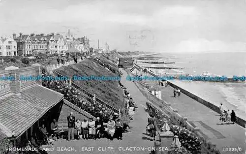 R147919 Promenade und Beach East Cliff. Clacton auf See. Valentinstag. Silber.