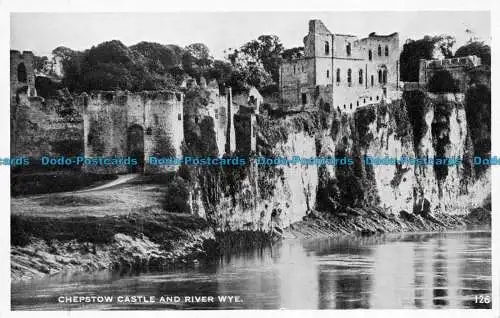 R146688 Chepstow Castle und River Wye