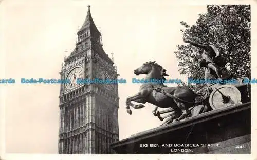 R147426 Big Ben und Boadicea Statue. London. Lansdowne. RP